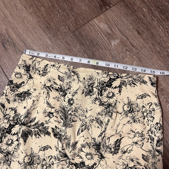 Floral print khaki and black mini skirt New York City and Co - Picture 3 of 7